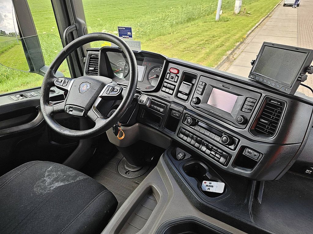 SCANIA P320 carrier d+e,6x2*4