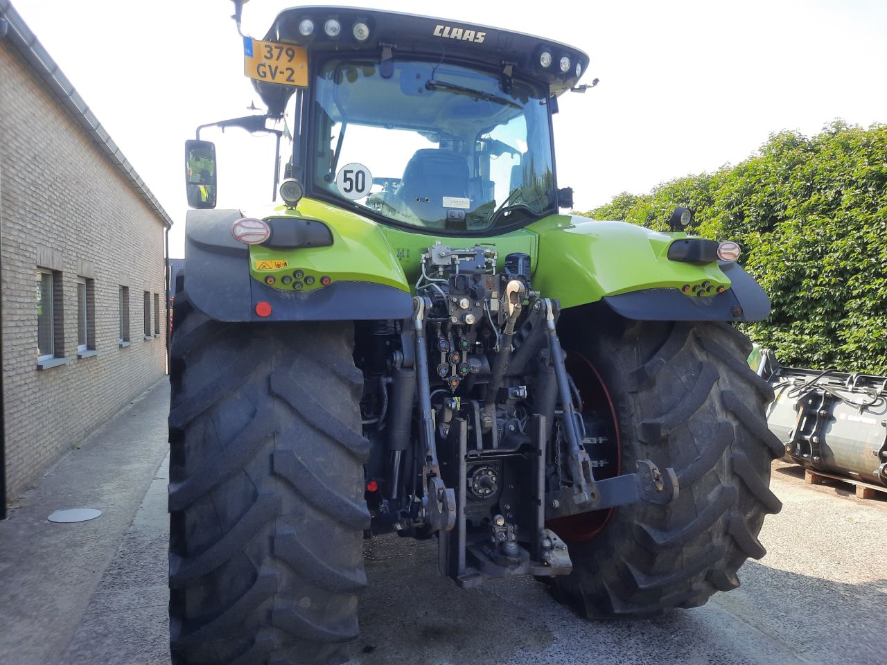 Axion 830
