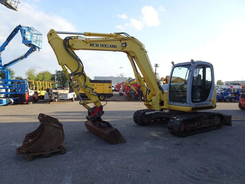 New Holland E80