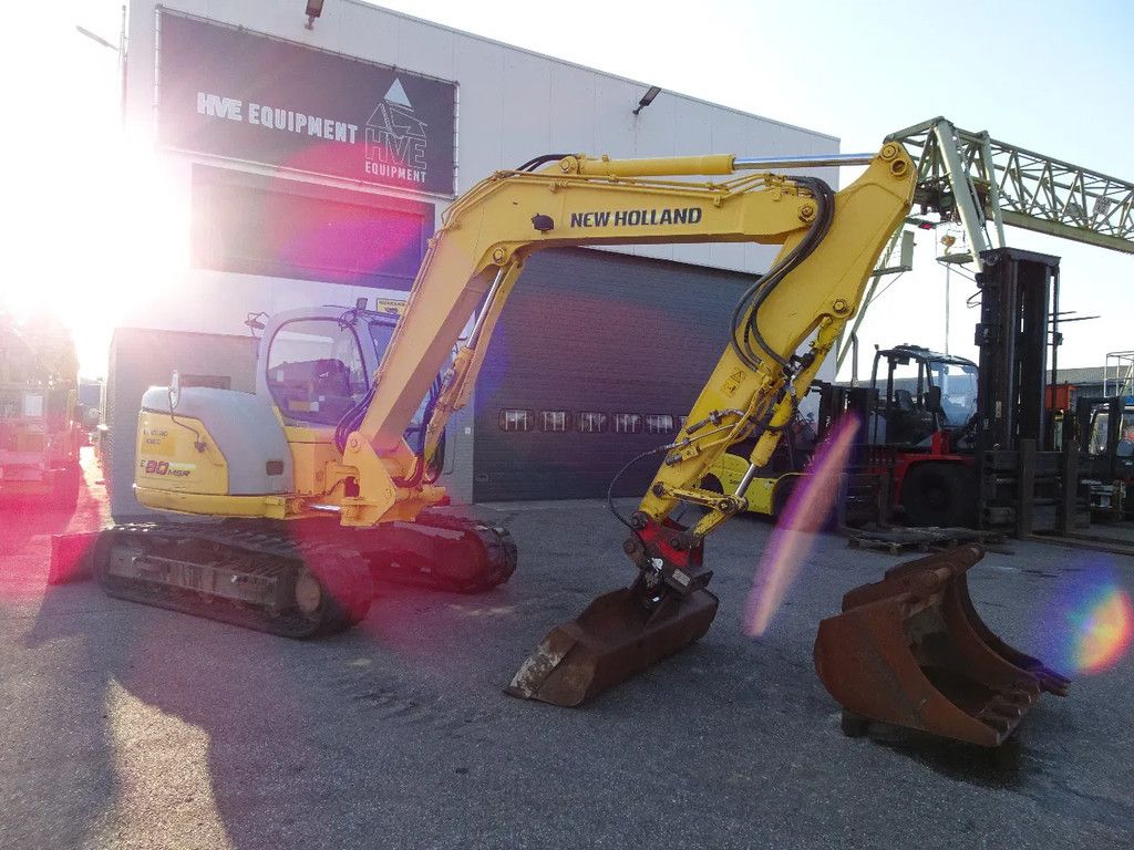 New Holland E80