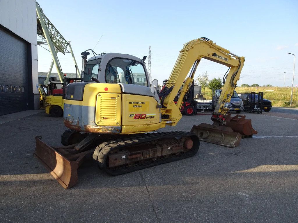 New Holland E80
