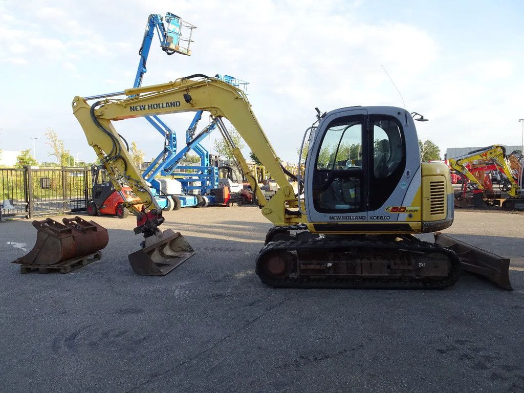New Holland E80