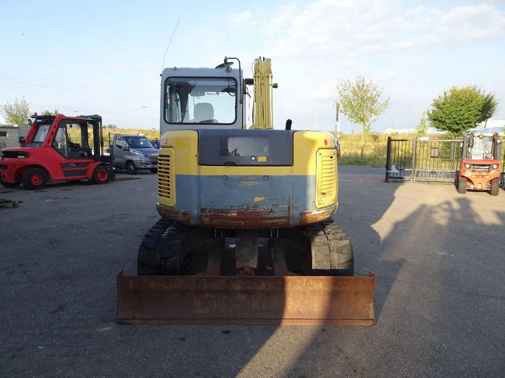 New Holland E80