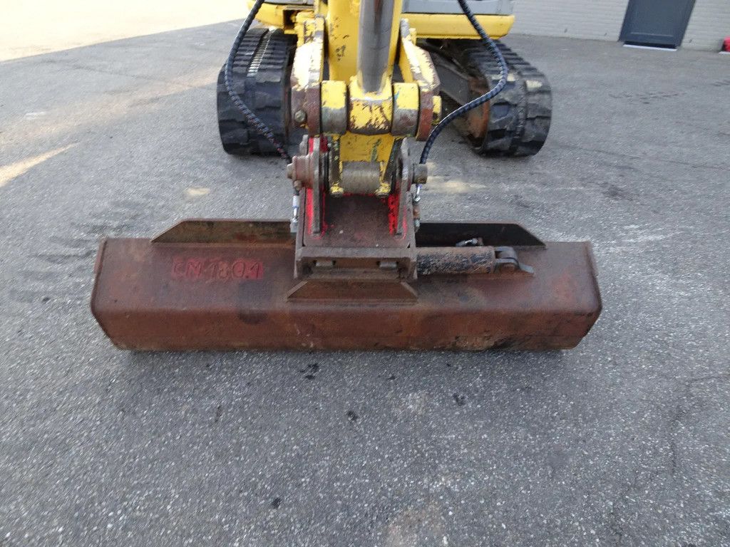 New Holland E80