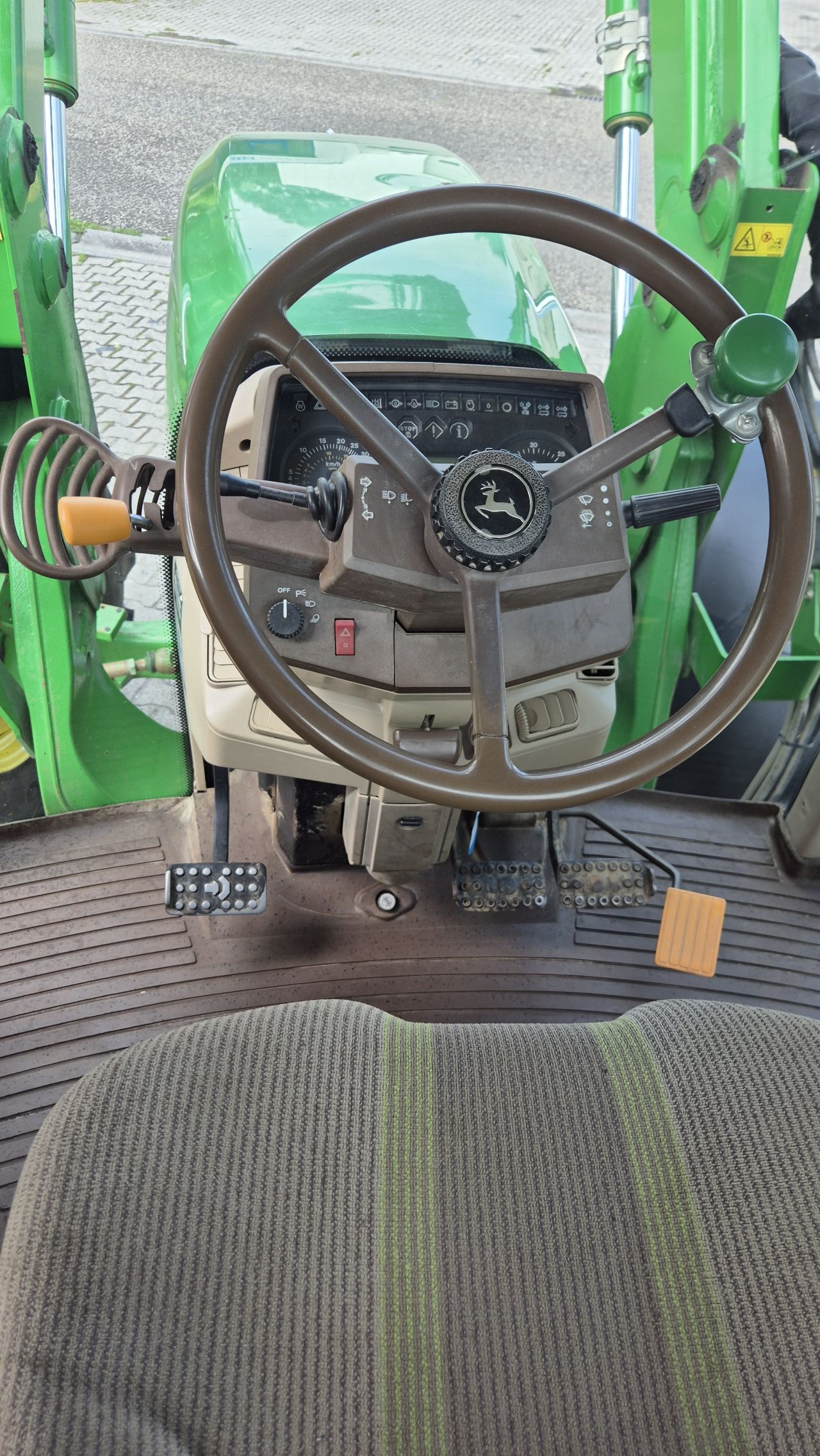 JOHN DEERE 6620 Premium AP 40Km/h. met JD H340 frontlader en TLS