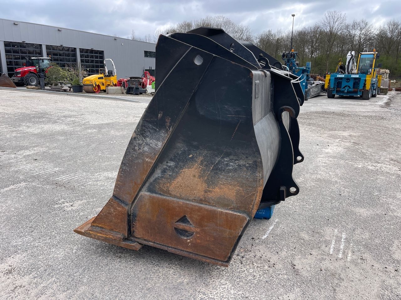 Volvo L110H bak 293cm 3100ltr Volvo aansluiting