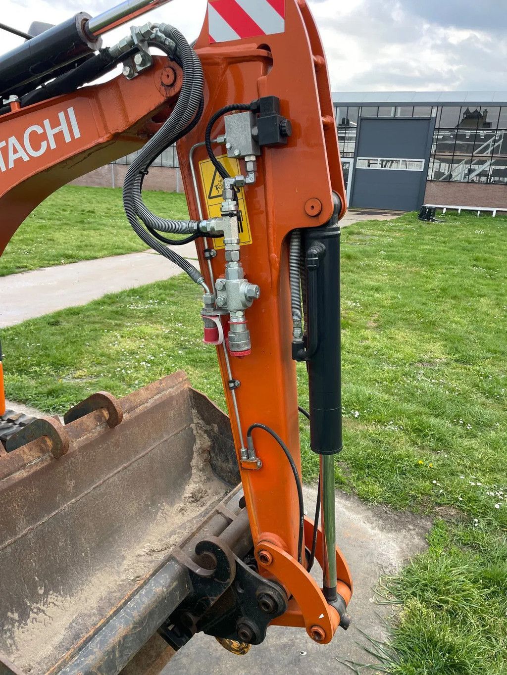 Hitachi 19U graafmachine bouwjaar 2022 met slechts 487 uur