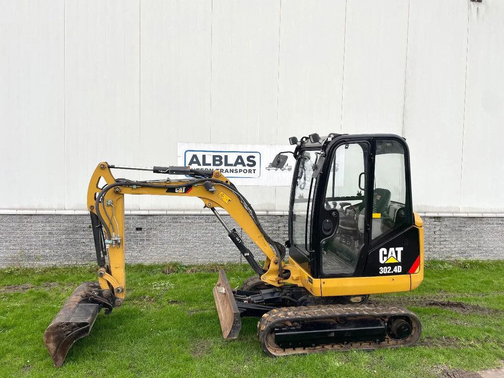 Caterpillar 302.4D graafmachine Yanmar 2400 kg!