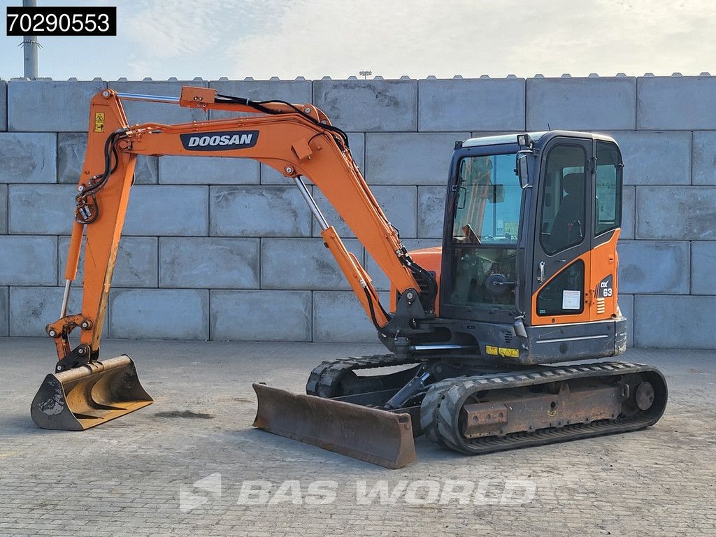 Doosan DX63-3