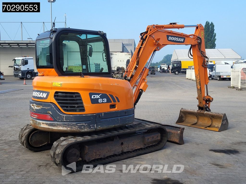 Doosan DX63-3