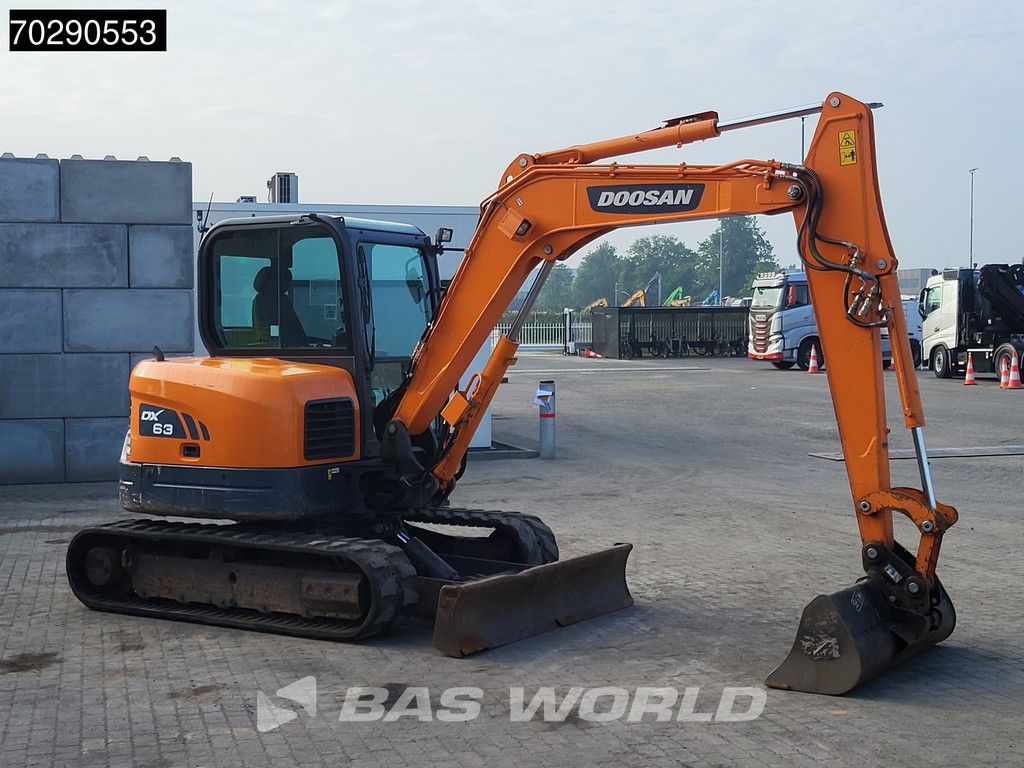 Doosan DX63-3