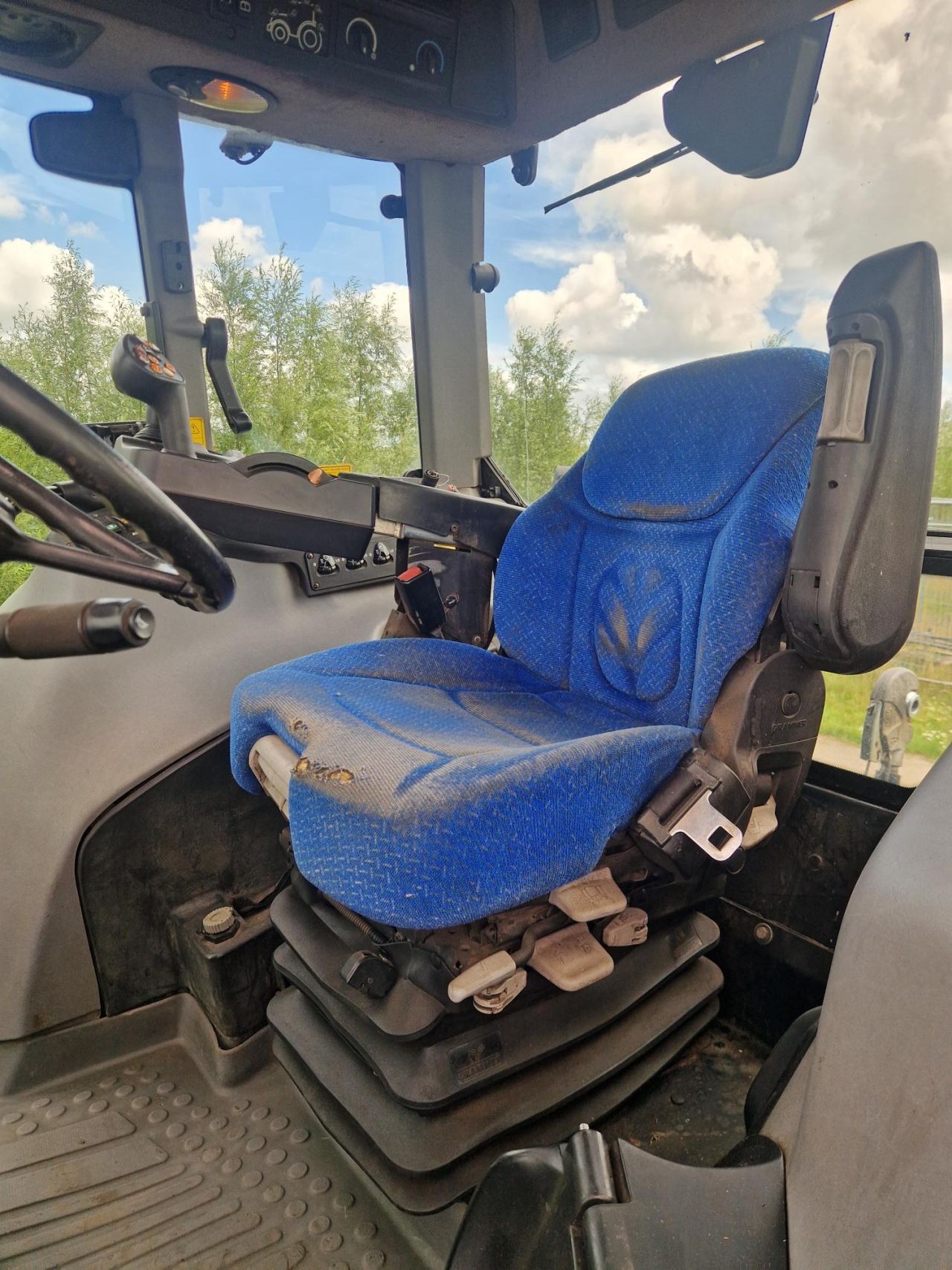 New holland t7550 / case cvx 195