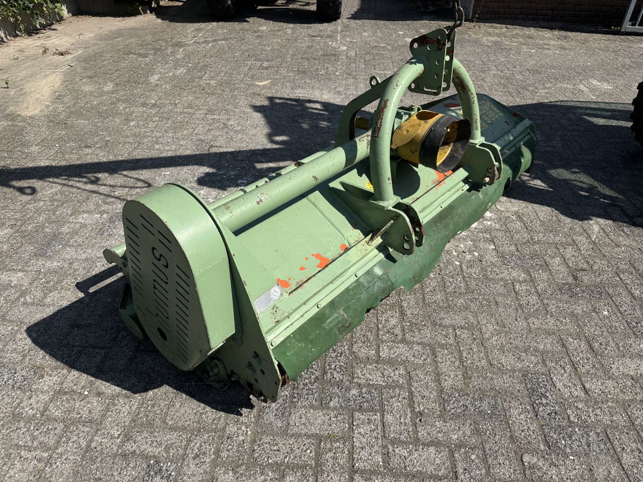 Verschillende werktuigen en aanbouwdelen !