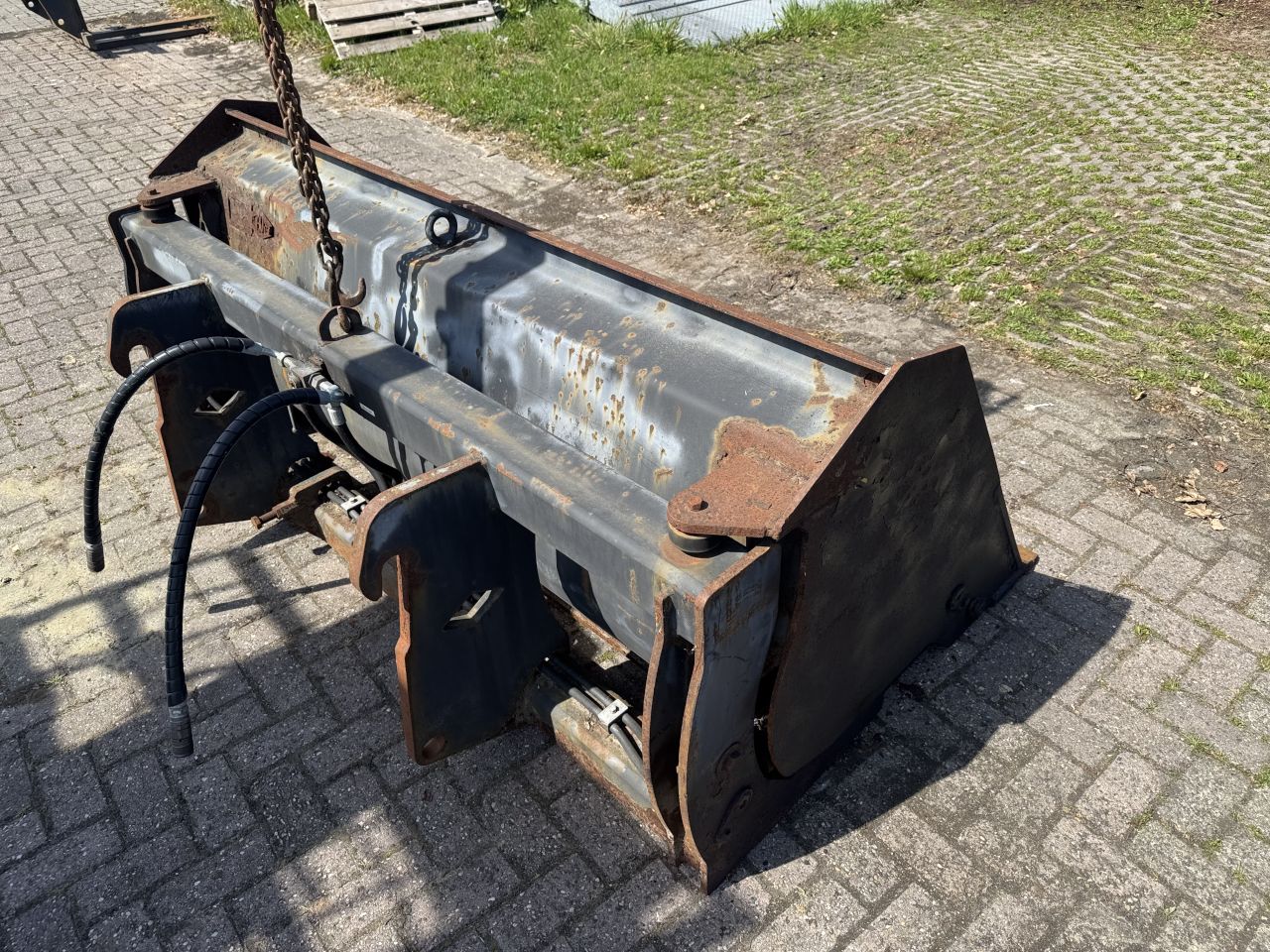 Verschillende werktuigen en aanbouwdelen !