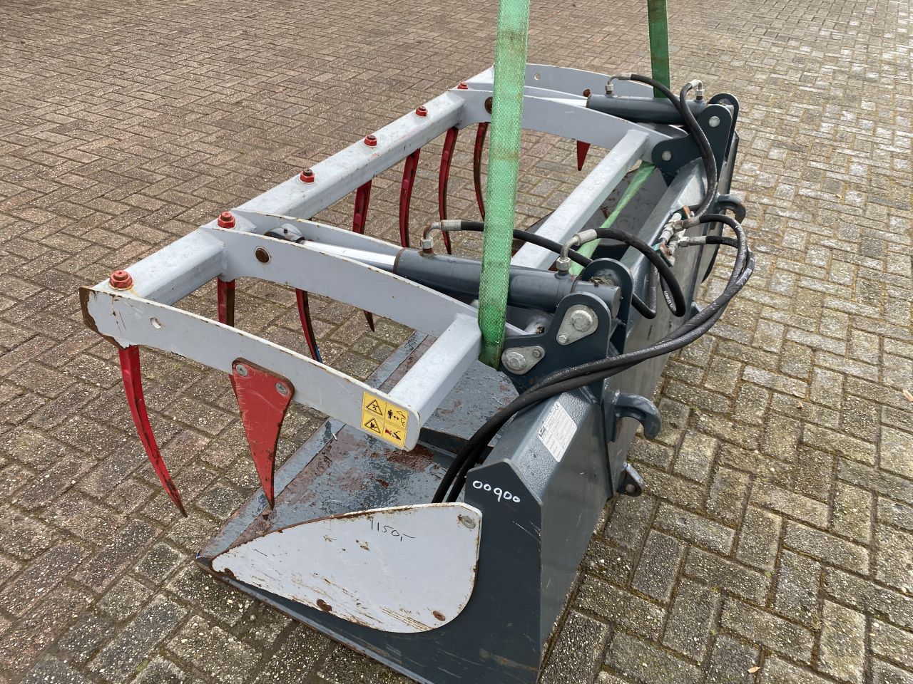 Verschillende werktuigen en aanbouwdelen !