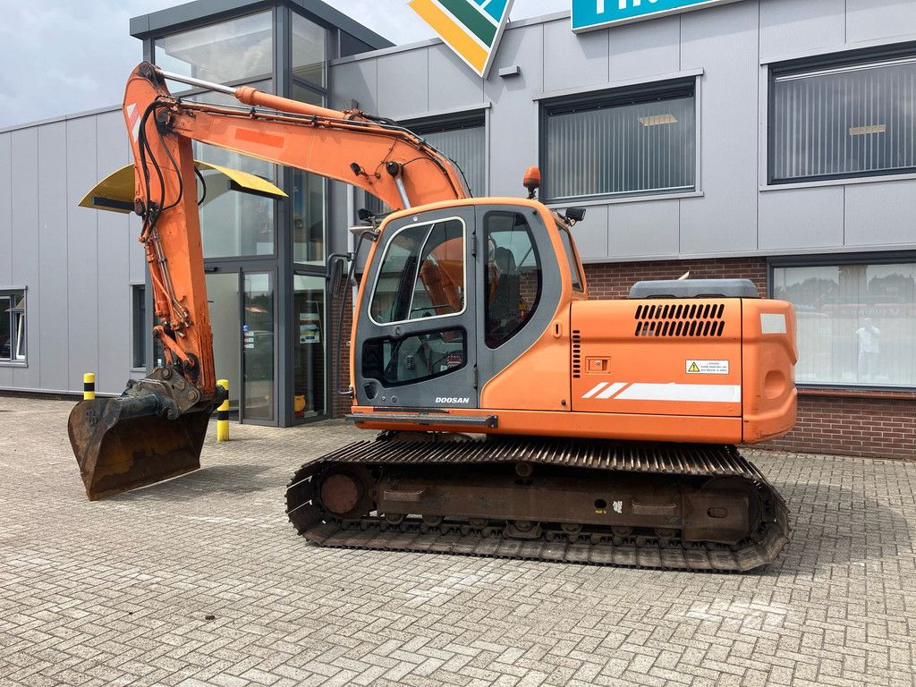 Doosan DX140 LC Rupsgraafmachine