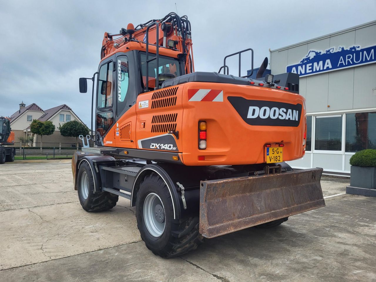 Doosan DX140W-5