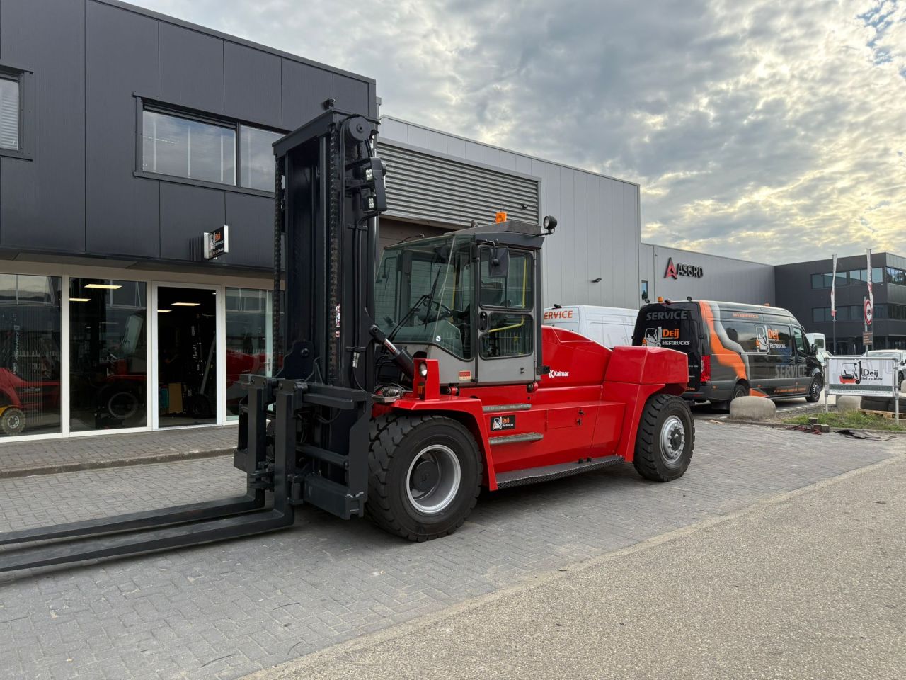 Heftruck Kalmar 16 ton Diesel 2007 6384 uur vorkenversteller.