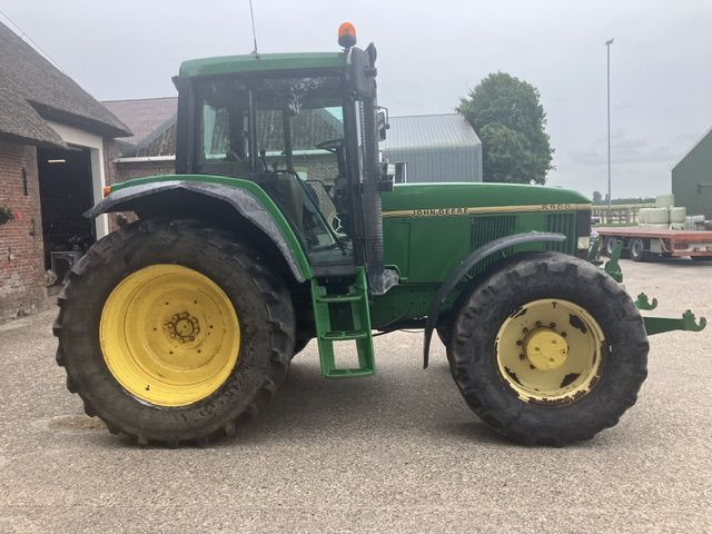 John deere 6900