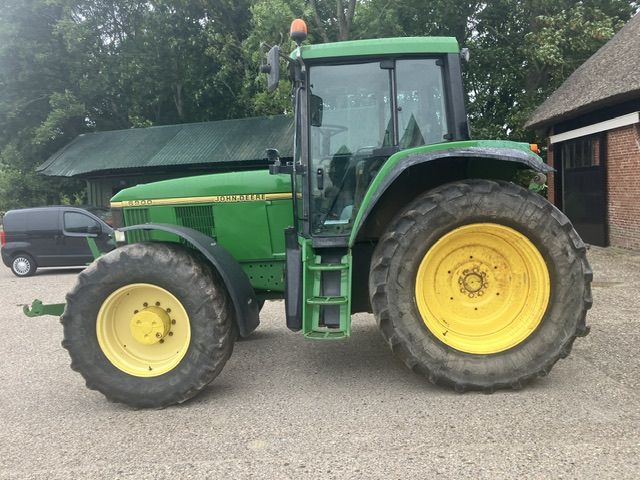 John deere 6900