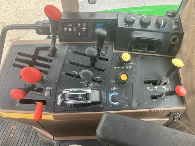 John deere 6900