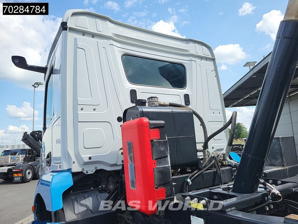 Mercedes Arocs 3243 8X4 16m3 tipper Big-Axle Steelsuspension Automatic Navi Euro 6