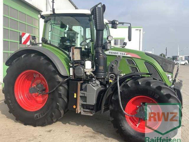 Fendt 724 Vario S4 Profi Plus