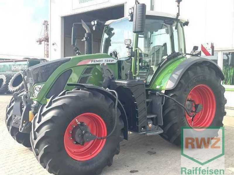 Fendt 724 Vario S4 Profi Plus