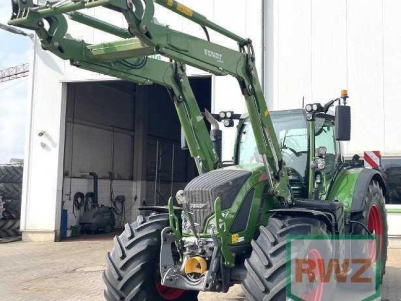 Fendt 724 Vario S4 Profi Plus
