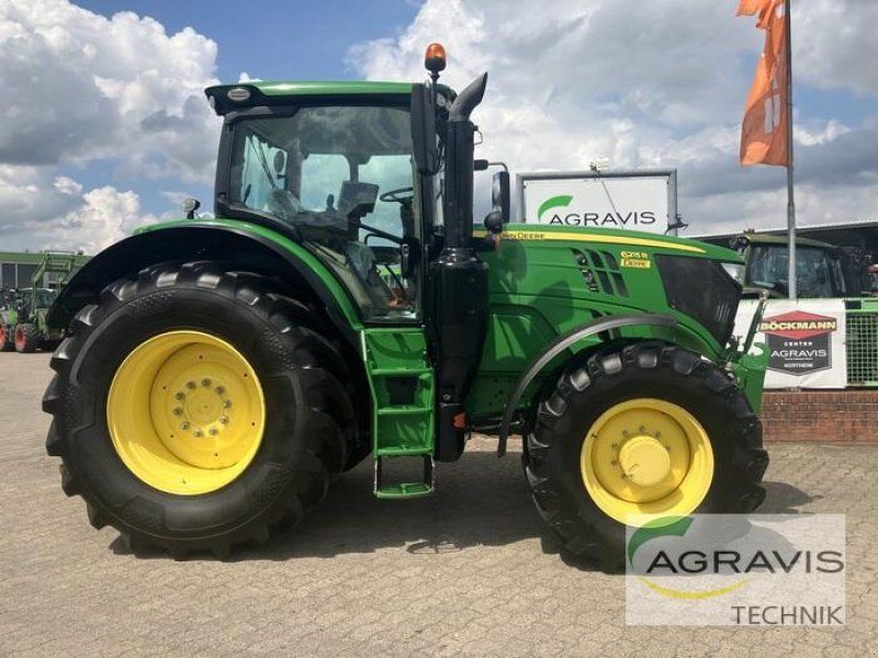 John Deere 6215 R