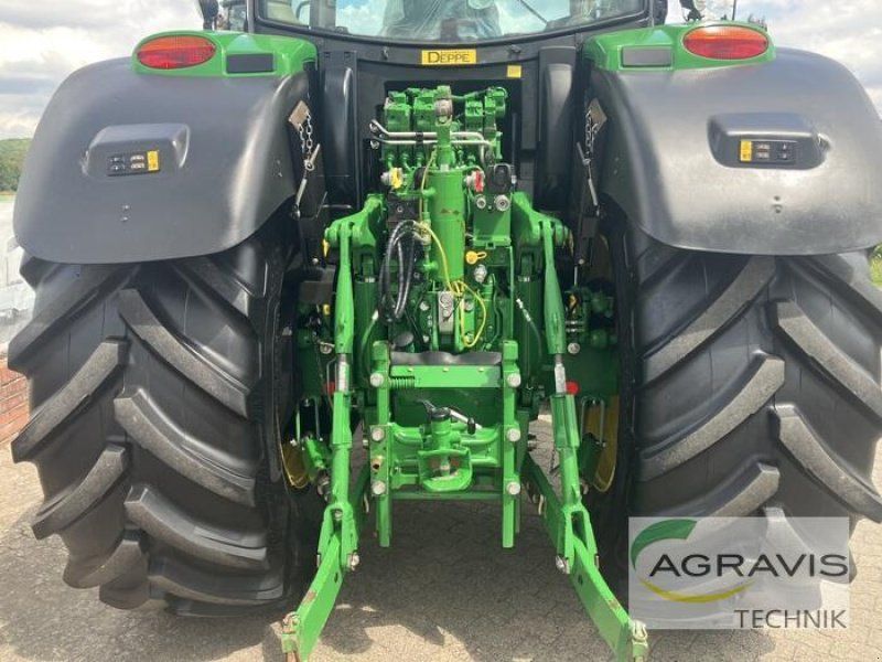 John Deere 6215 R