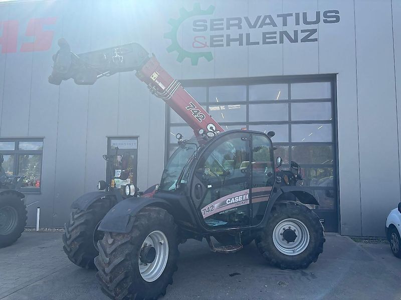 Case IH 742 Farmlift nur 3330 Std.