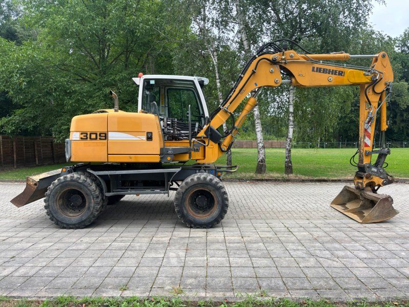 Liebherr A 309 Litronic