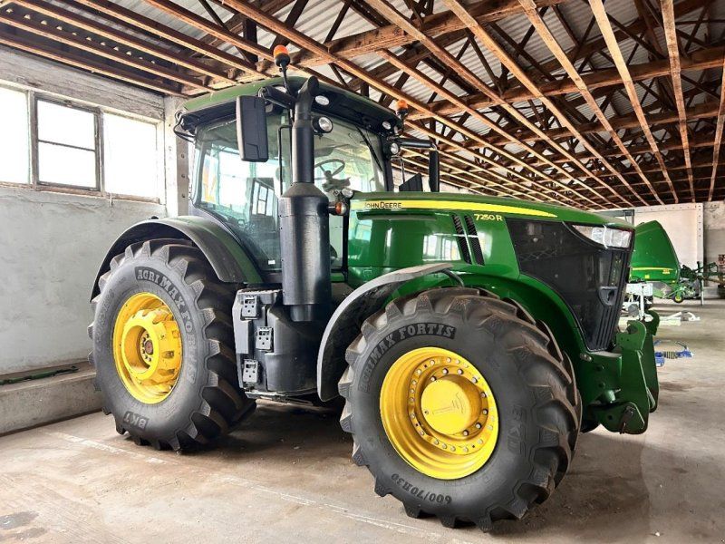 John Deere 7250R