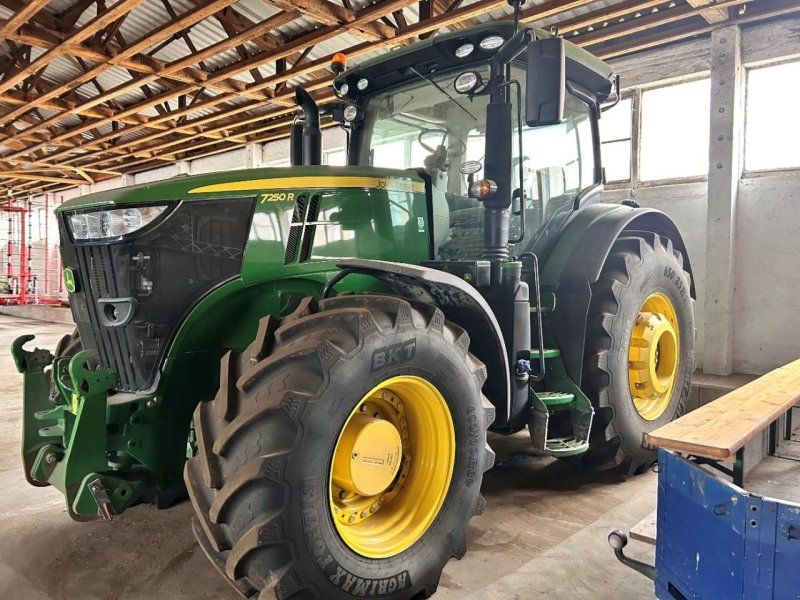 John Deere 7250R