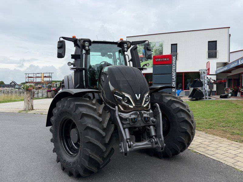 Valtra Q305