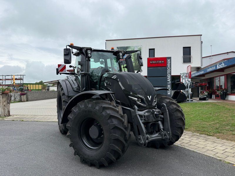 Valtra Q305