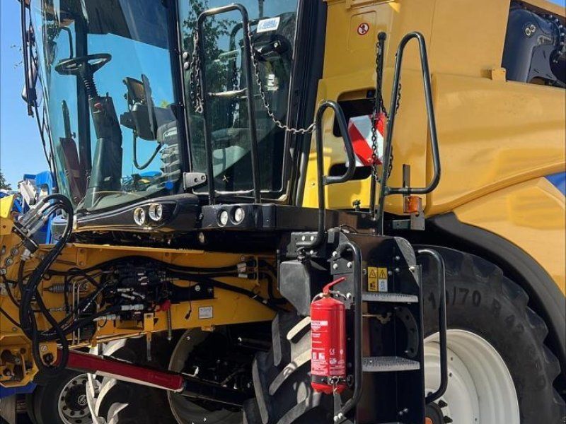 New Holland CX7.90