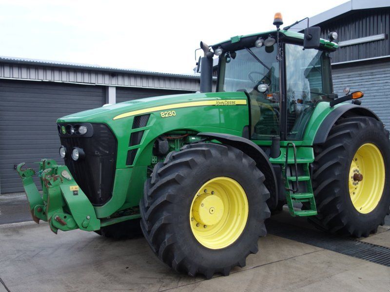John Deere 8230 ILS