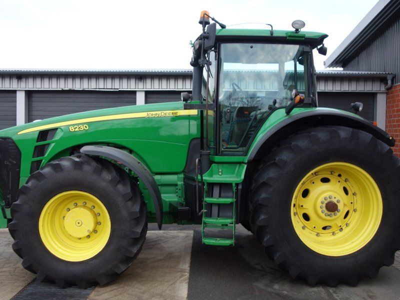 John Deere 8230 ILS