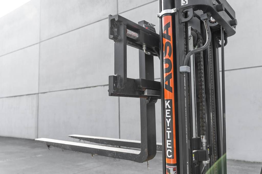 Ausa C 251 H x4