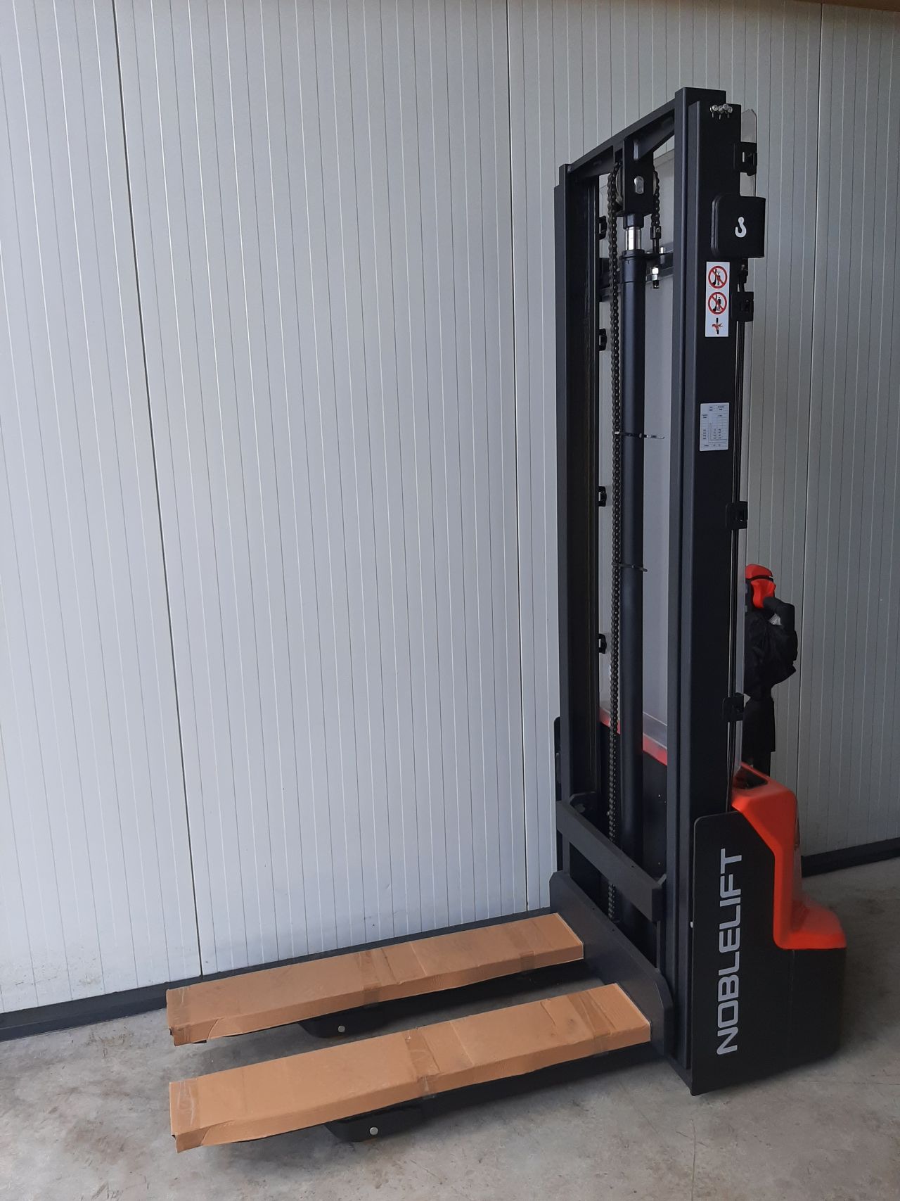 Noblelift elektrische stapelaar 3600 mm 1200 kg