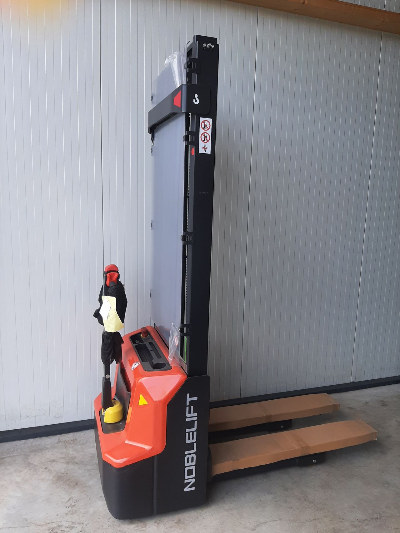 Noblelift elektrische stapelaar 3600 mm 1200 kg
