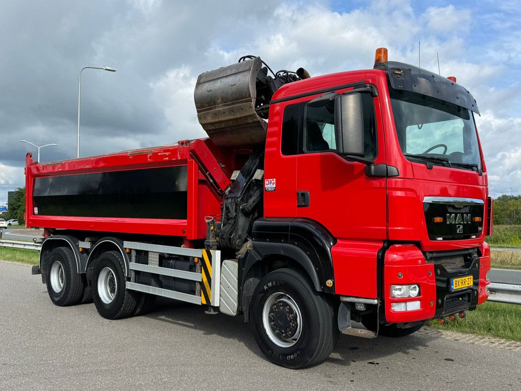 MAN TGS 32.400 6x6 Kipper with Crane