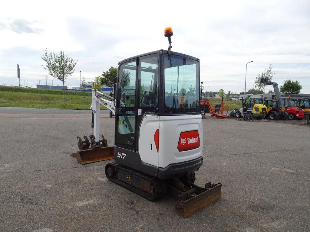 Bobcat E17