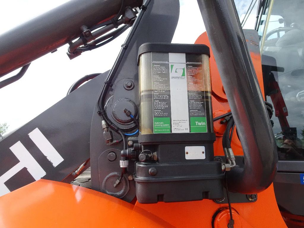 Hitachi ZW150