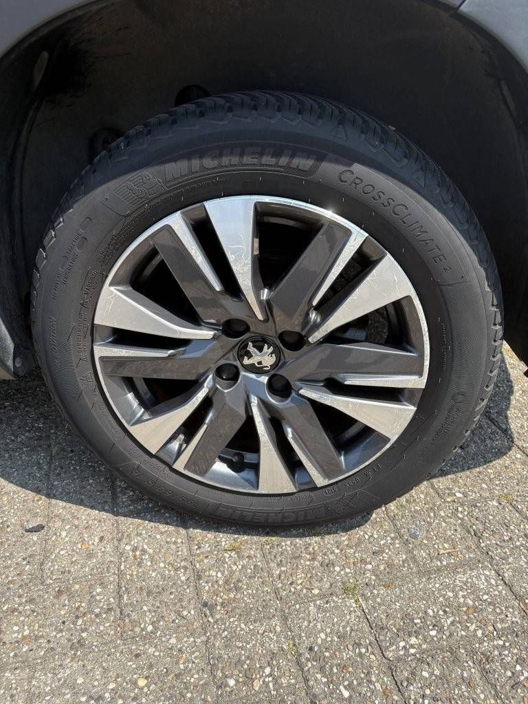 Peugeot 2008 SUV Petrol 2016 (Margin)