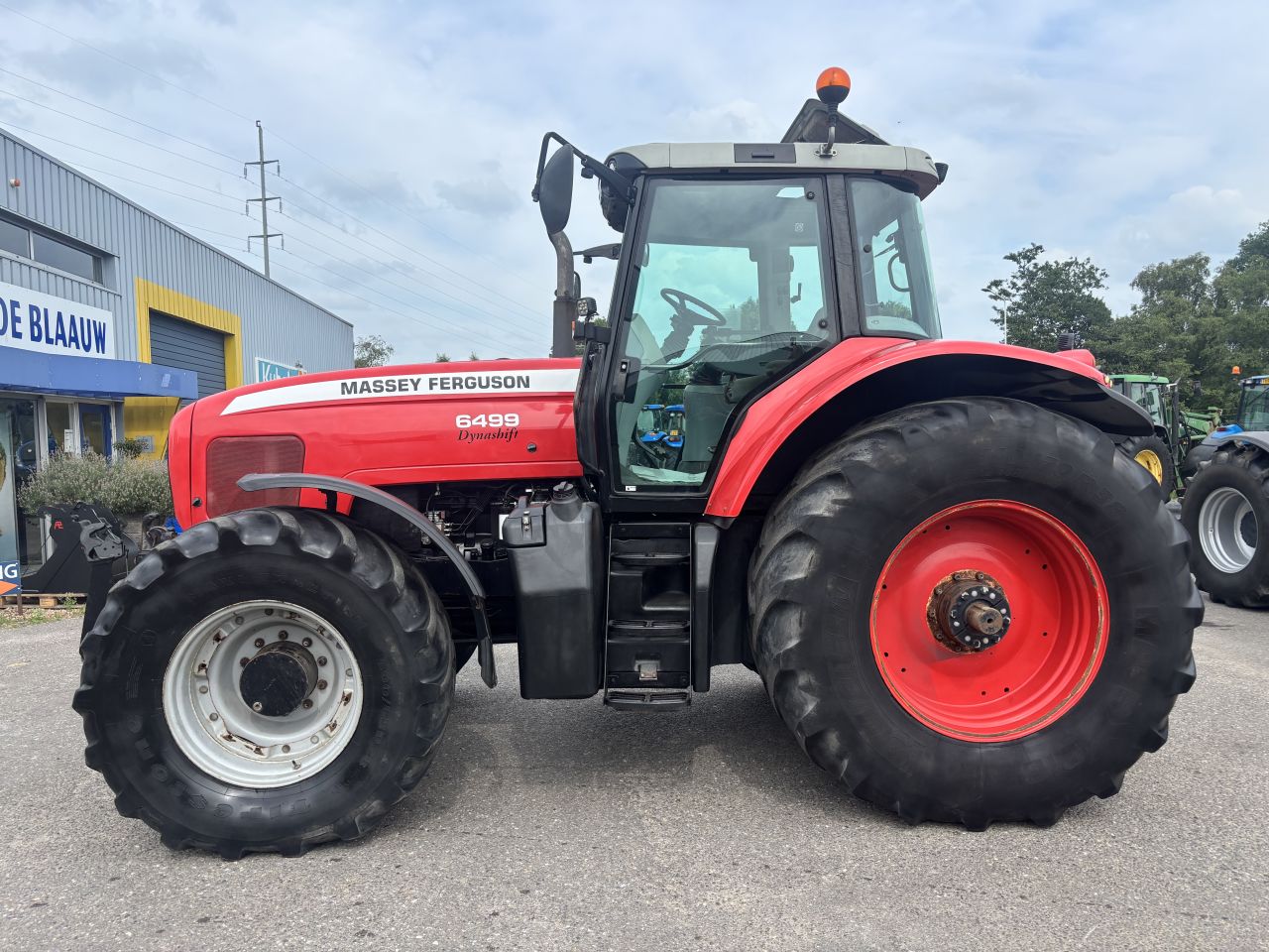 Massey Ferguson 6499