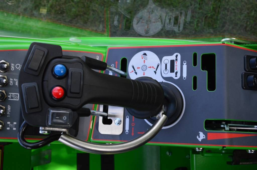 Avant 855i TDS Kniklader/Shovel