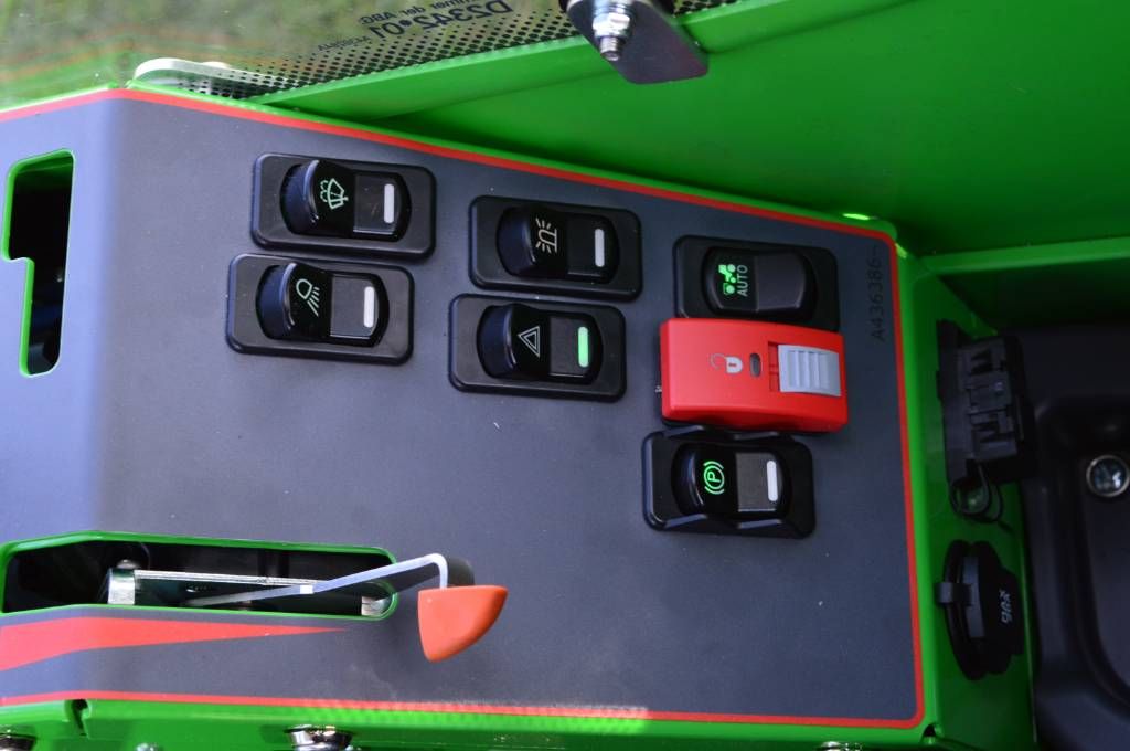 Avant 855i TDS Kniklader/Shovel